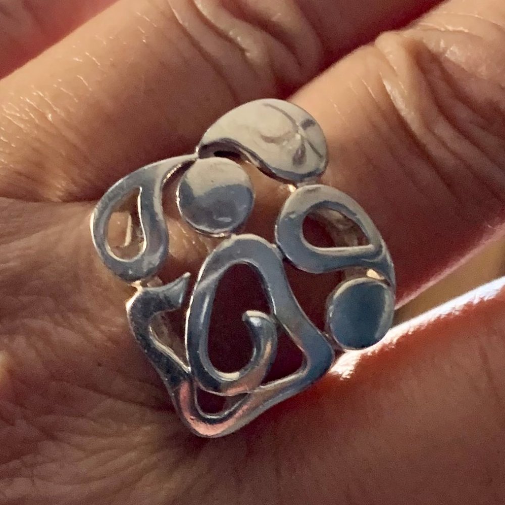 .925 Solid Sterling Silver Bold Ring Size 9 - image 3